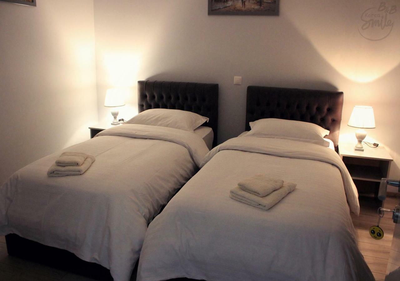 Korcasmilehotel Luaran gambar
